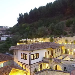 Hotel Vila Aleksander Berat Exterior photo