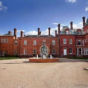 Champneys Tring Hotel Exterior photo