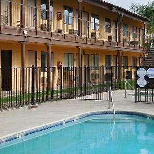 Best Economy Inn & Suites Bakersfield Exterior photo