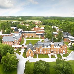 Bishop'S University Hotel Sherbrooke Exterior photo