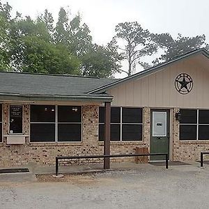 Garden Inn And Suites Silsbee Exterior photo