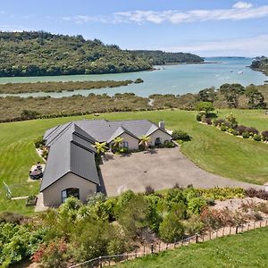 Okura River Estate Getaway Bed & Breakfast Auckland Exterior photo