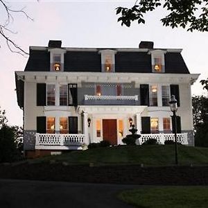 Chestnut Hill Bed & Breakfast Hotel Orange Exterior photo