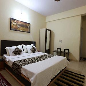 Oyo Rooms Sanganva Chowk Trikon Baugh Rajkot Exterior photo