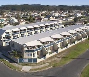 Marine Reserved Apartments Whangamata Exterior photo