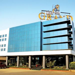 The Shiv Grand Hotel Gandhidham Exterior photo