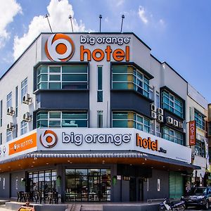 Big Orange Hotel, Jitra Exterior photo