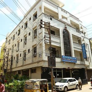 Sri Sai Krishna Deluxe Lodge Hyderabad Exterior photo