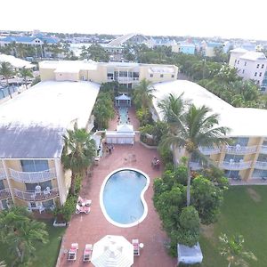 Club Land'Or Hotel Nassau Exterior photo