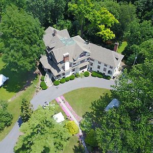 The Inn At Ragged Edge Chambersburg Exterior photo