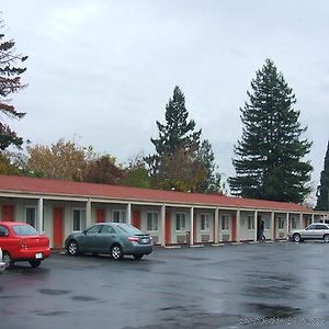 Red Carpet Inn Medford Exterior photo