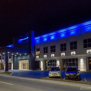 Hotel & Suites Le Dauphin Drummondville Exterior photo