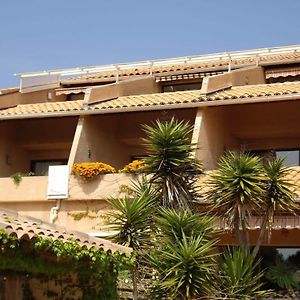 Hotel Les Palmiers Bormes-les-Mimosas Exterior photo