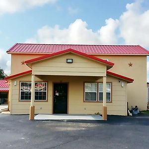 Budget Inn Hallettsville Exterior photo