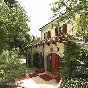 Hotel La Ginestra Acqualagna Exterior photo