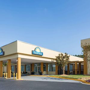 Days Inn By Wyndham Madison Exterior photo