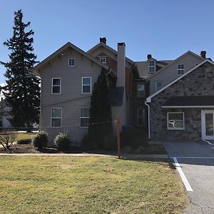 Red Rose Bed & Breakfast Bed & Breakfast Smoketown  Exterior photo