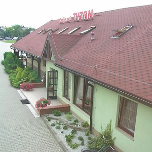 Zajazd Tytan Hotel Kochanowice Exterior photo