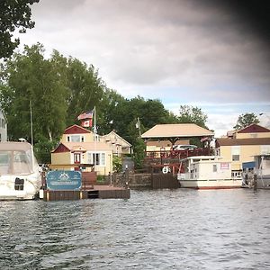 Hills Motor Court & Marina Motel Alexandria Bay Exterior photo