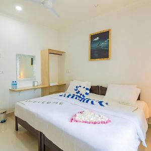 Kirulhiya Maldives Hotel Omadhoo Exterior photo