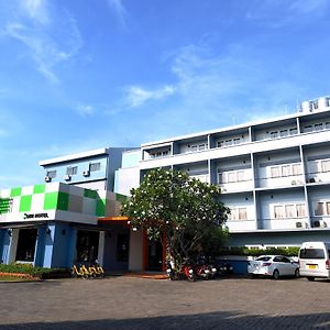 Siri Hotel Phuket Exterior photo