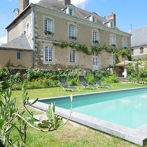 Le Presbytere Du Vigneau Bed & Breakfast Menil Exterior photo