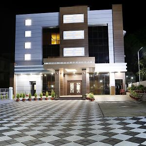 Rydges Inn Kottakkal Exterior photo