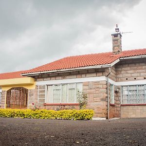 Apas Splendid Homestay Nyeri Exterior photo