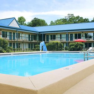 Residence Hub Inn And Suites Marianna Exterior photo