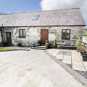 Tyddyn Isa Villa Denbigh Exterior photo