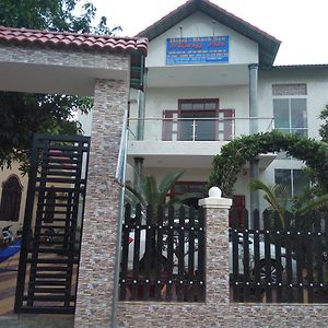 Khach San Mong An Hotel Vinh Hy Exterior photo