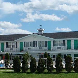 Colonial Motel Wisconsin Dells Exterior photo