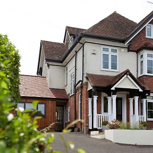 Lyndhurst House Bed & Breakfast Exterior photo