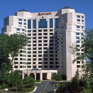 Falls Church Marriott Fairview Park Hotel Exterior photo