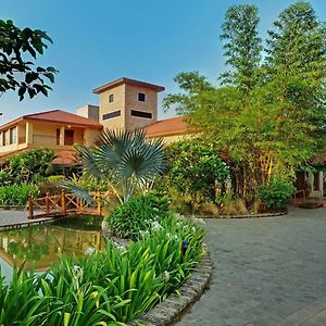 The Fern Gir Forest Resort, Sasan Gir - A Fern Crown Collection Resort Exterior photo