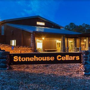 Bed And Barrel At Stonehouse Cellars Bed & Breakfast Clearlake Oaks Exterior photo