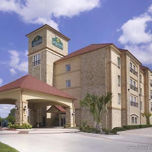 La Quinta By Wyndham Dallas Grand Prairie South Hotel Exterior photo