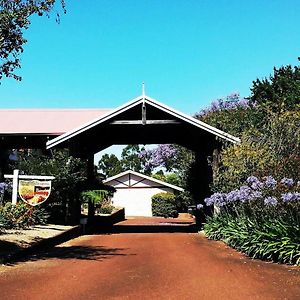 Karri Forest Motel Pemberton Exterior photo