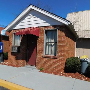 Mounts Motel Lawrenceville Exterior photo