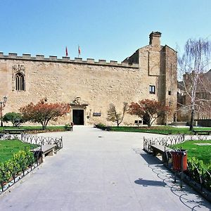 Parador De Olite Hotel Exterior photo