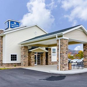 Cobblestone Inn & Suites - Ambridge Exterior photo