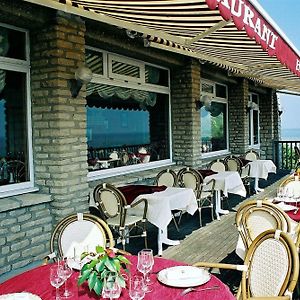 Logis Hotel Du Casino Restaurant Le Mathelia Vierville-sur-Mer Exterior photo