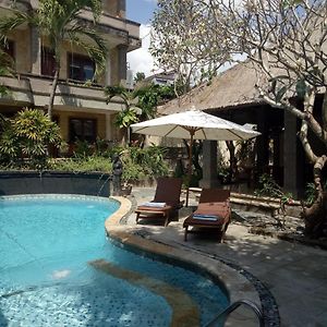 Ellies Hotel Nusa Dua  Exterior photo