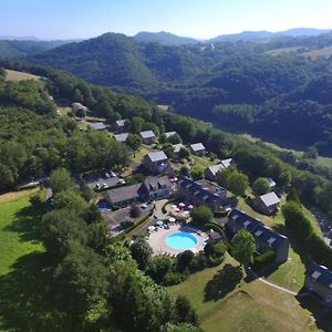 Vvf Cantal Salers Vendes Hotel Bassignac Exterior photo