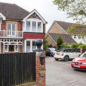 Gable End Guest House Horley Exterior photo