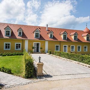 Remise Thurn Hotel Heroldsbach Exterior photo