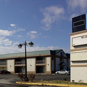 Days Inn Lexington Park Exterior photo