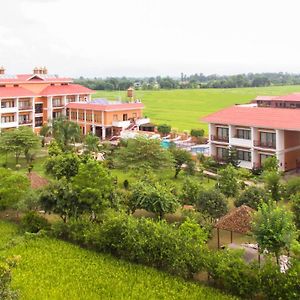 Landmark Forest Park Hotel Sauraha Exterior photo