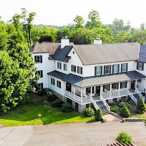 The Manor At Airmont Bed & Breakfast Purcellville Exterior photo