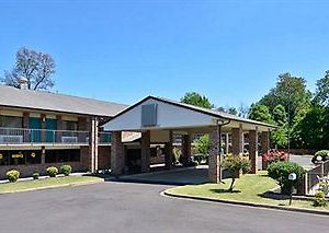 Travelers Inn And Suites Memphis Exterior photo